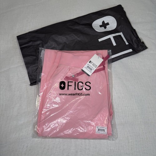 Nwt figs fight - figs,